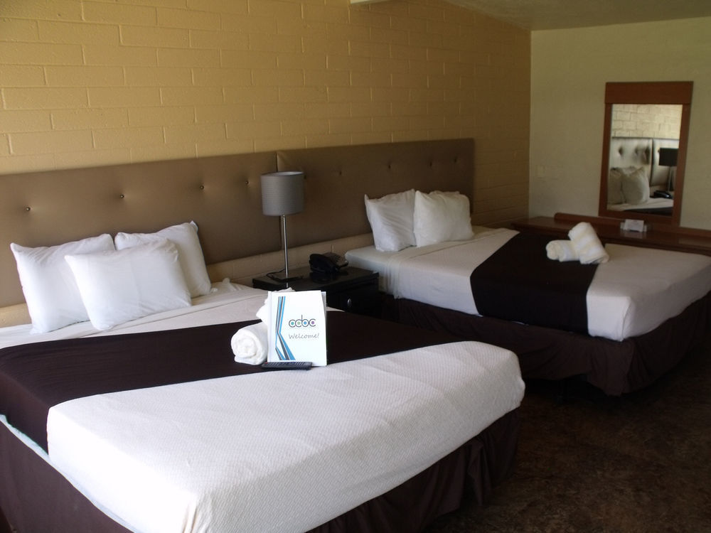 Ccbc Resort Hotel - A Gay Men'S Resort Cathedral City Esterno foto
