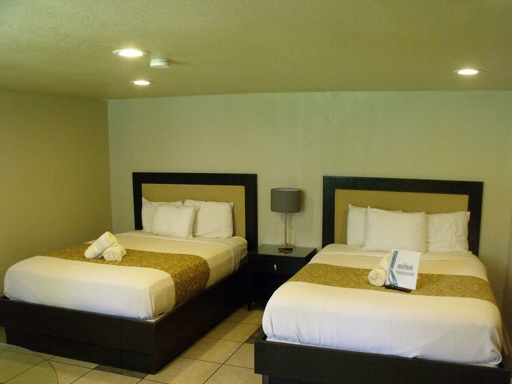 Ccbc Resort Hotel - A Gay Men'S Resort Cathedral City Esterno foto