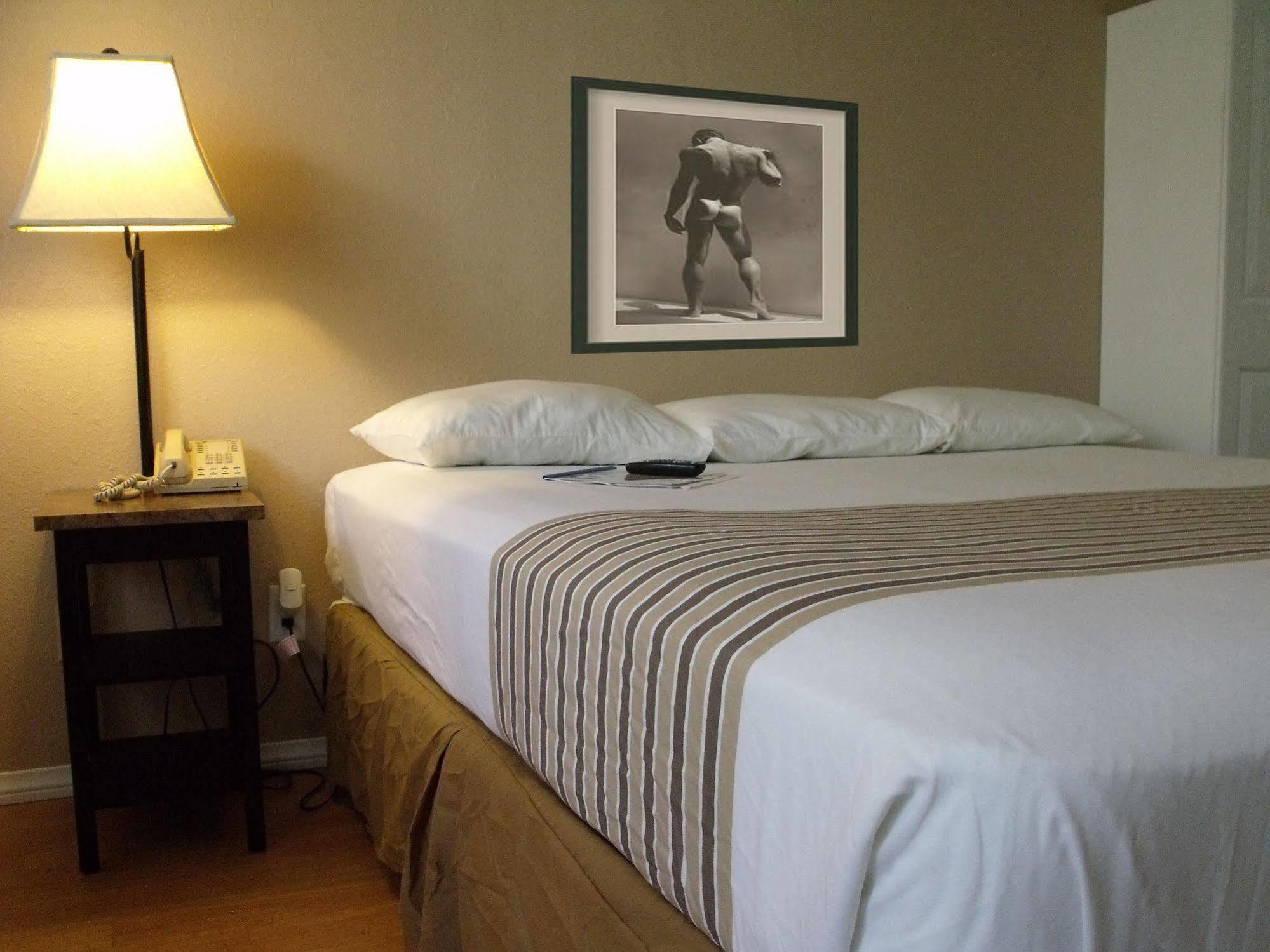 Ccbc Resort Hotel - A Gay Men'S Resort Cathedral City Esterno foto