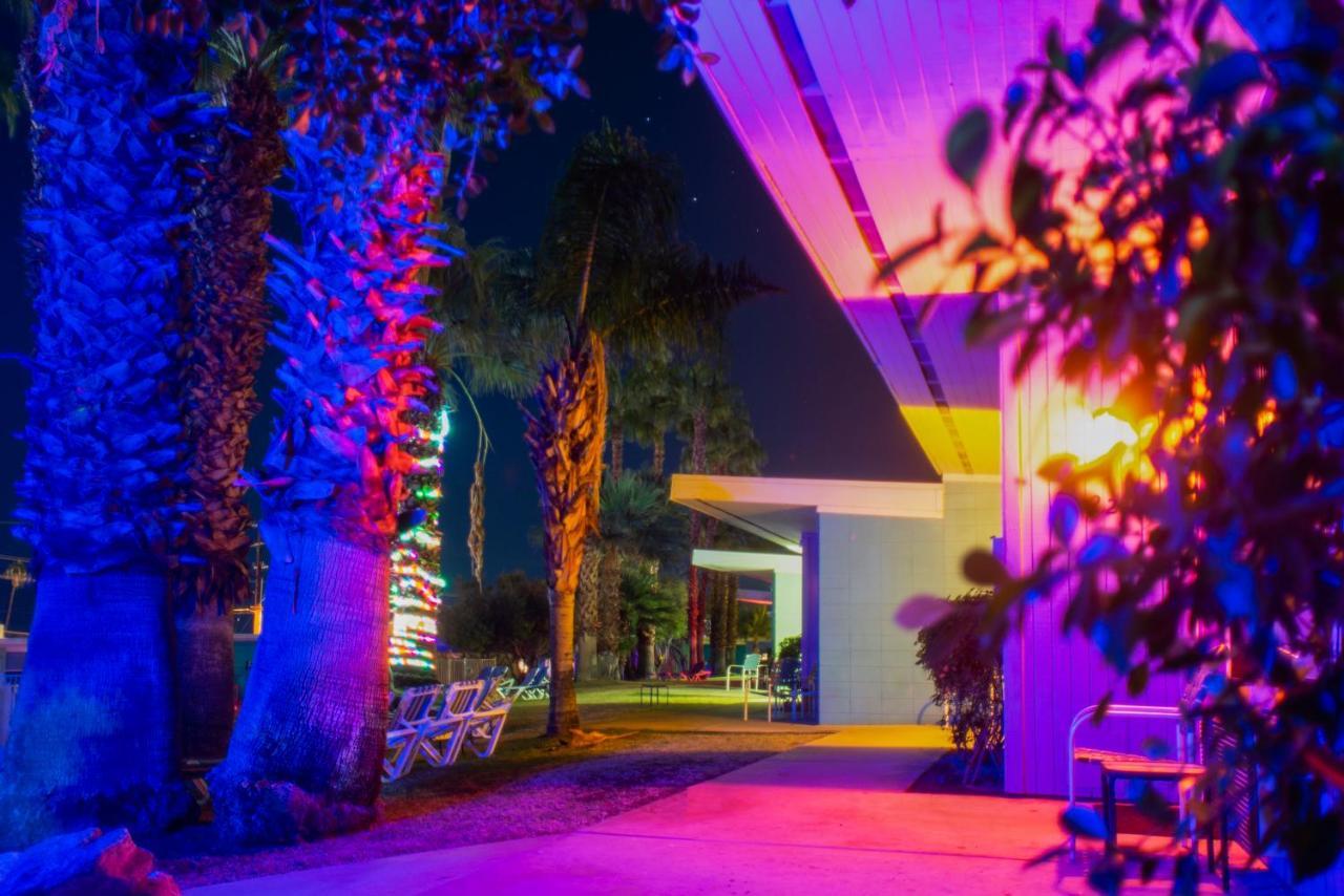 Ccbc Resort Hotel - A Gay Men'S Resort Cathedral City Esterno foto